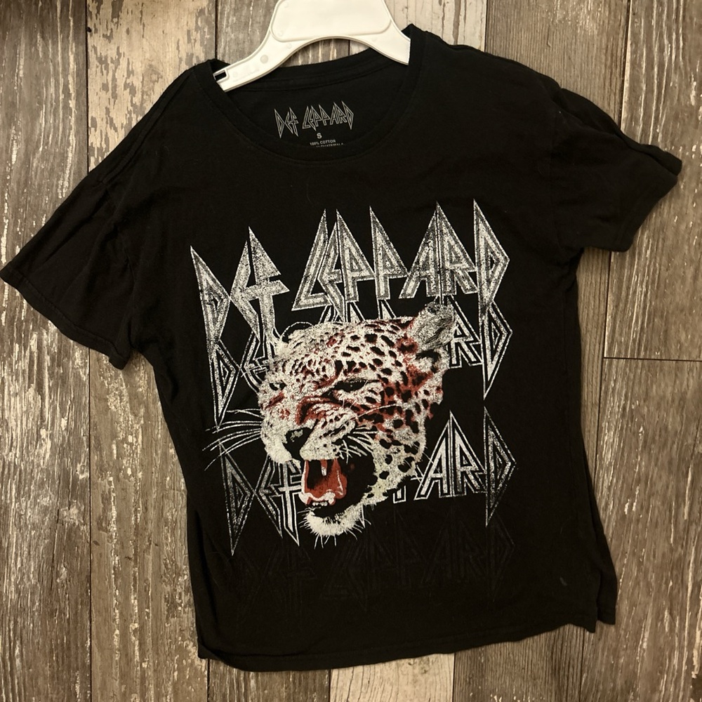 Def Leppard Black Graphic T-Shirt